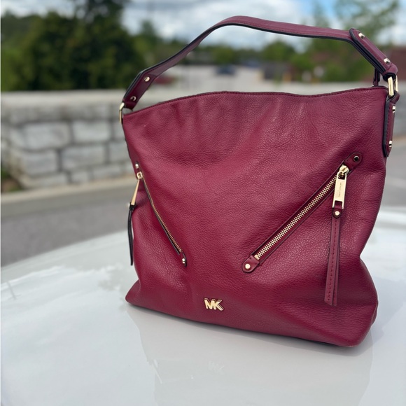 Michael Kors Handbags - Michael Kors Scarlett Red Leather Evie Shoulder Bag-  Beautiful!